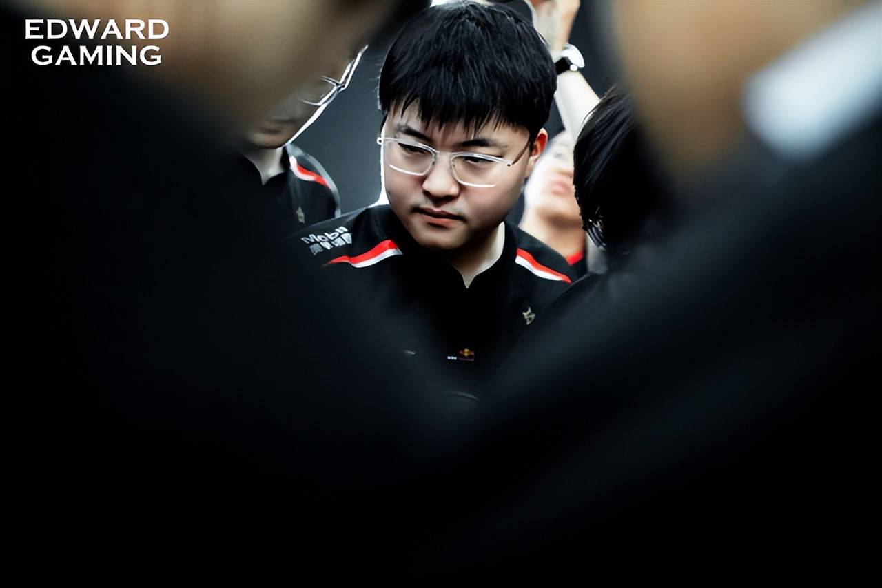 Uzi新星官方发布新规表现惊艳，SKT未来可期！的简单介绍