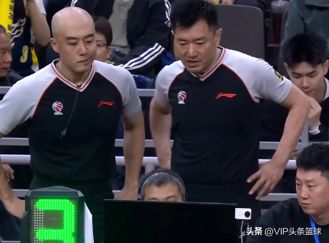 JackeyLove迎来十五赛季高光表现，雄鹿球迷沸腾！