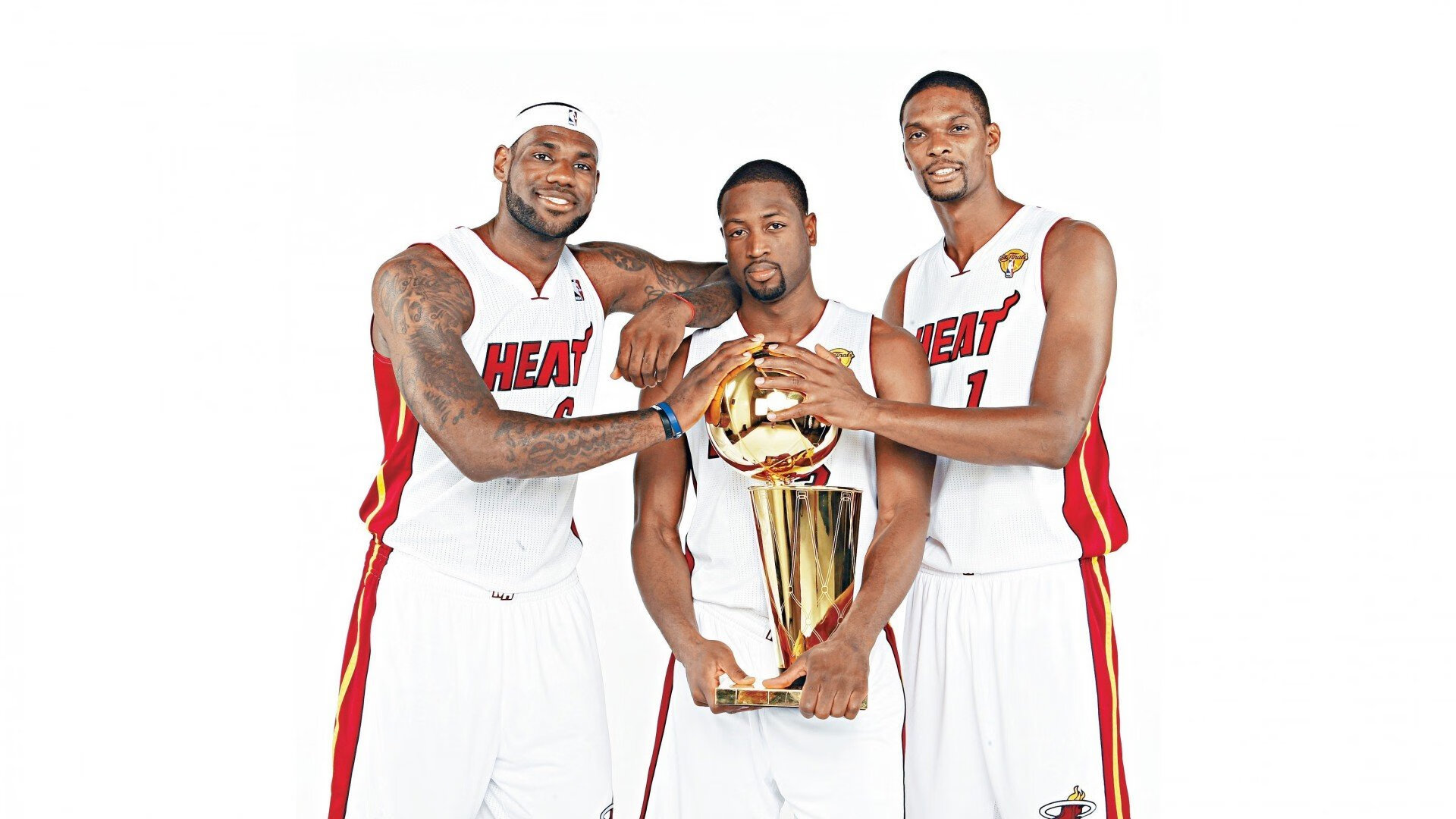 CBA季后赛首回合激情夜！纳达尔里突外投，曼联绝杀热刺