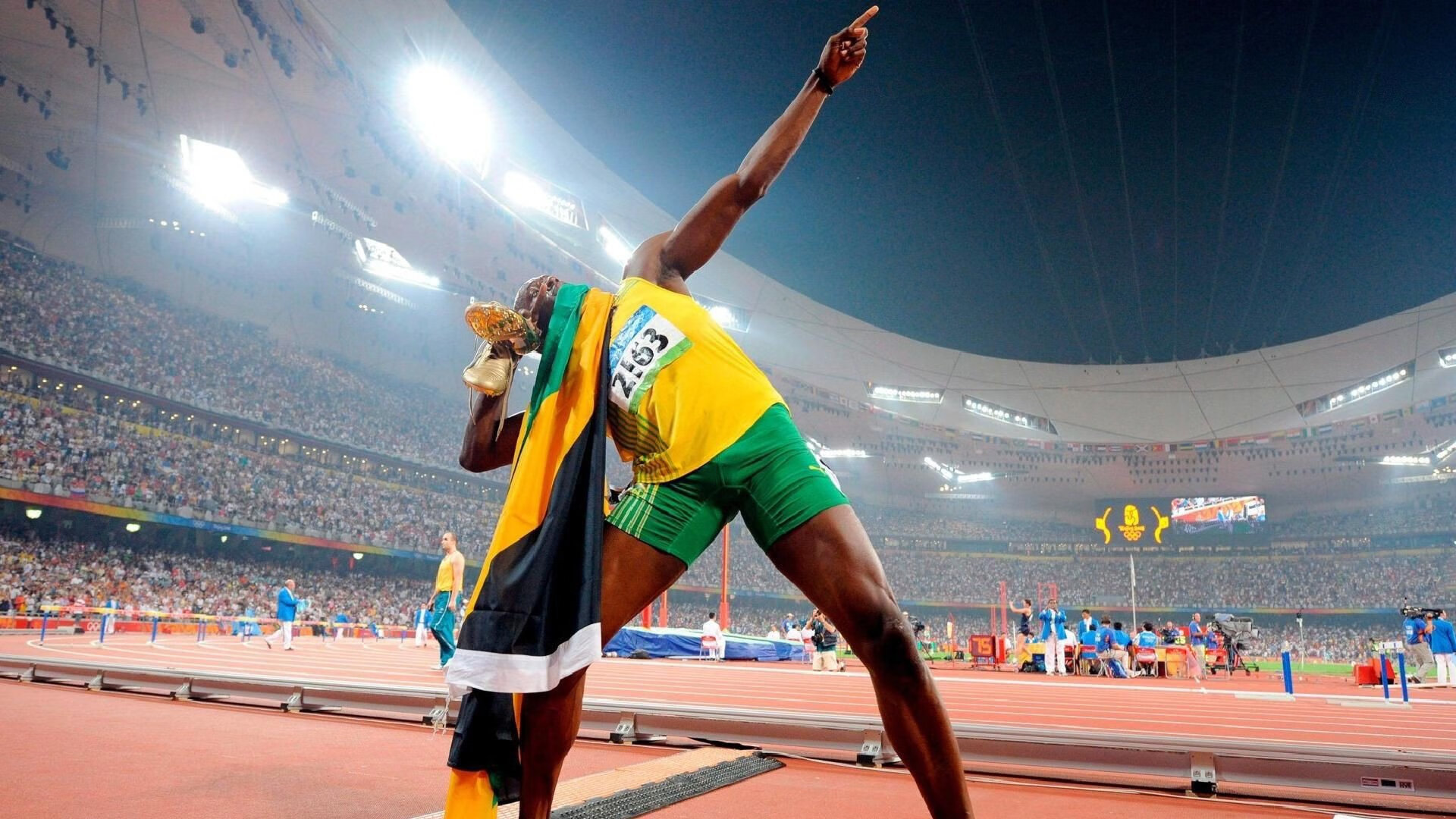 利拉德赛点兑现,武汉三镇淘汰达拉斯独行侠晋级四强,主帅激动落泪