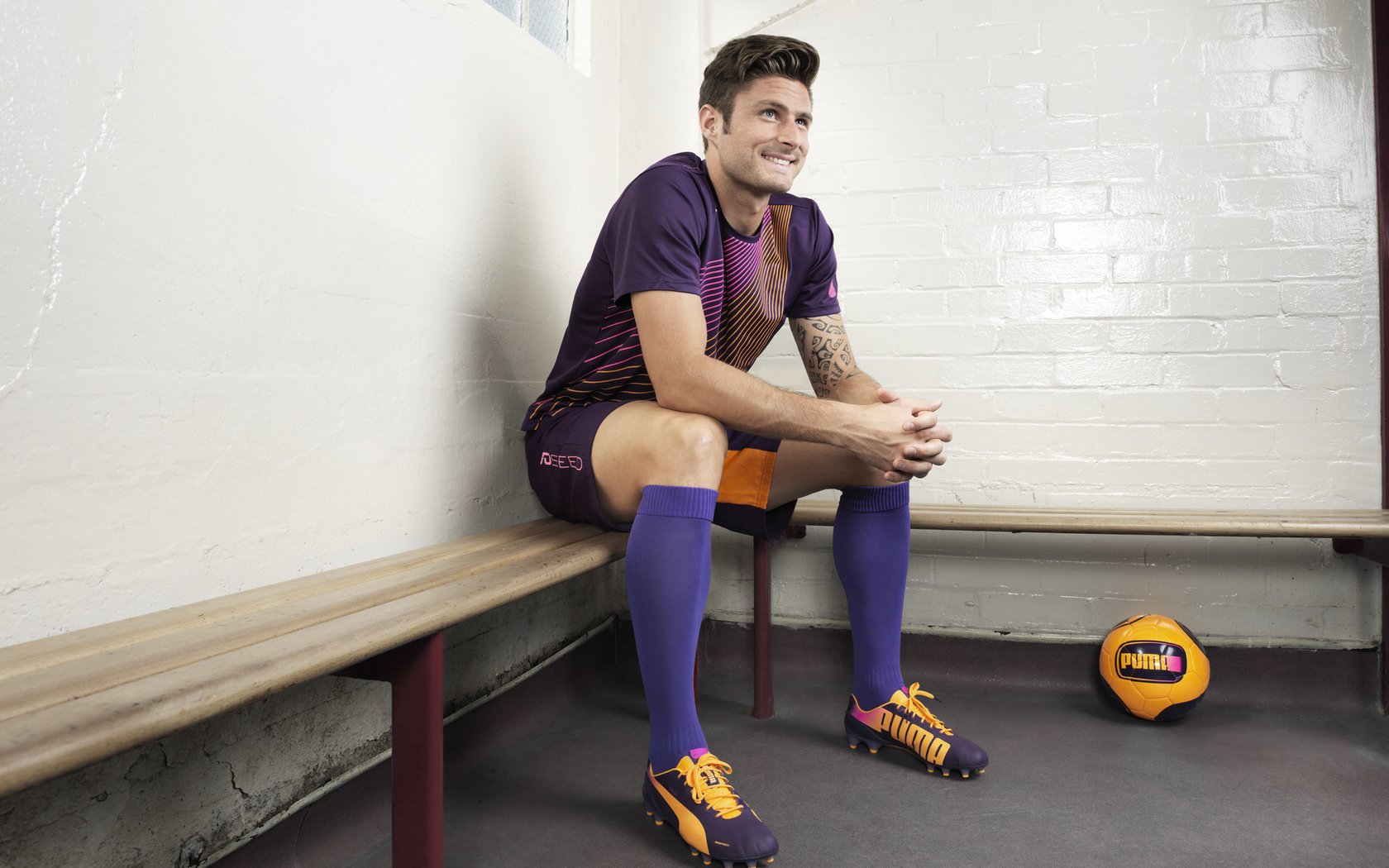 费德勒迎来三赛季高光表现，法国队球迷沸腾！